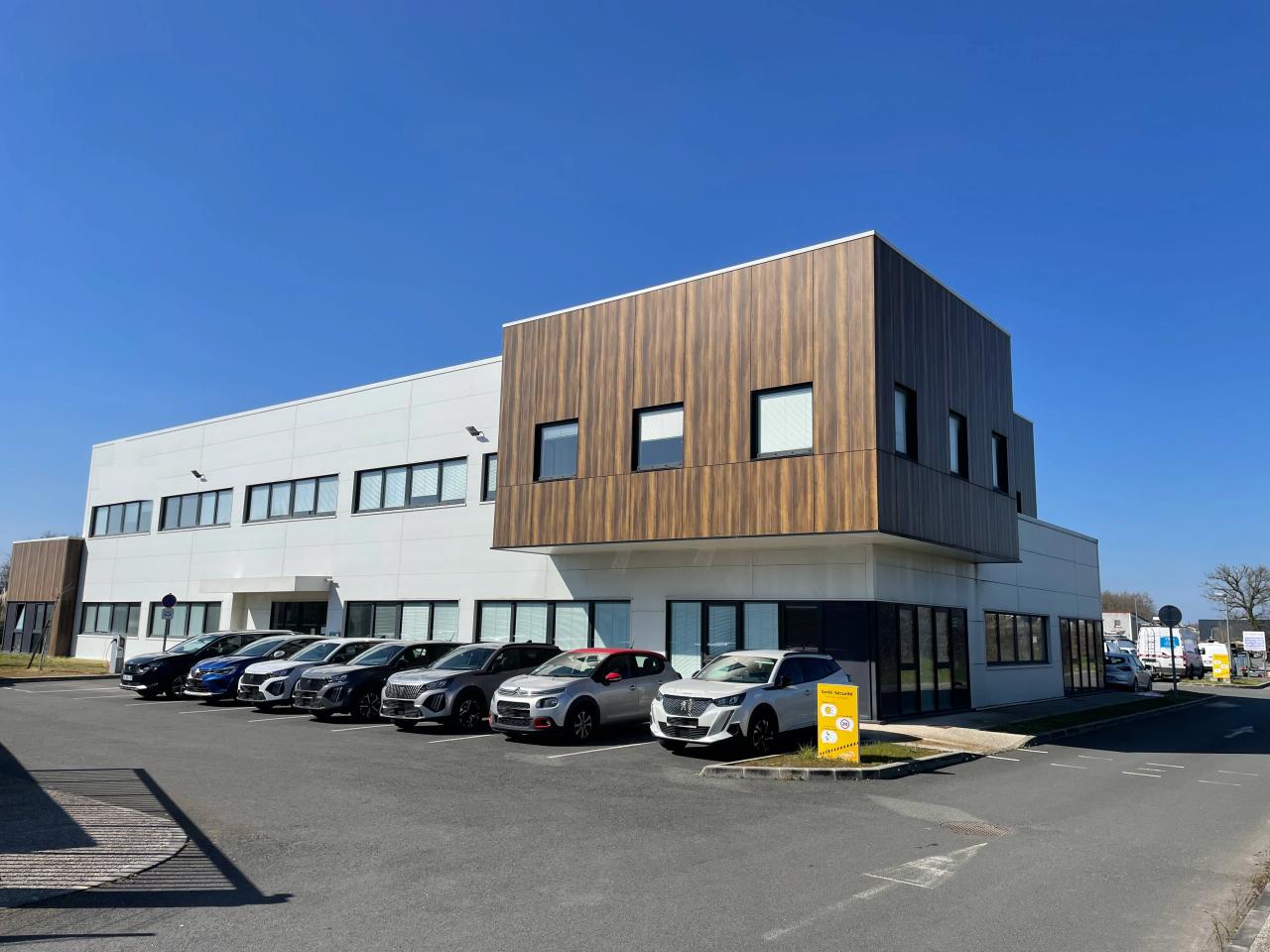 Local d'activité Saint-Jean-d'Illac 2236m² Location local d'activité Saint-Jean-d'Illac Gironde OLACT2530700 0